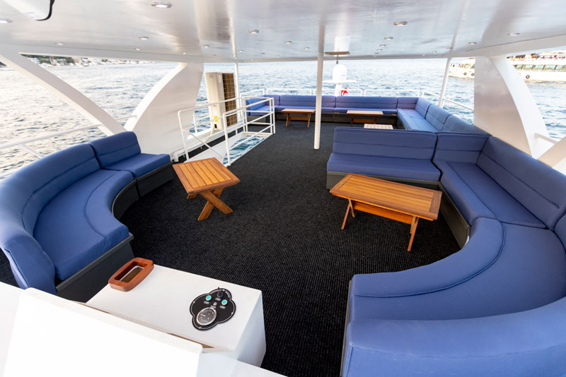 White Istanbul Yacht – Where Elegance Meets the Bosphorus
