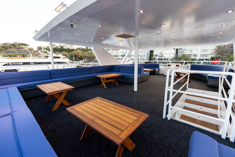 White Istanbul Yacht – Where Elegance Meets the Bosphorus
