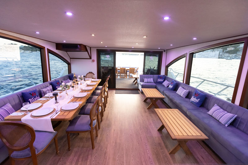White Istanbul Yacht – Where Elegance Meets the Bosphorus