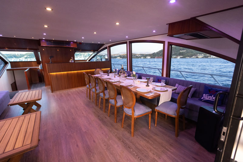 White Istanbul Yacht – Where Elegance Meets the Bosphorus